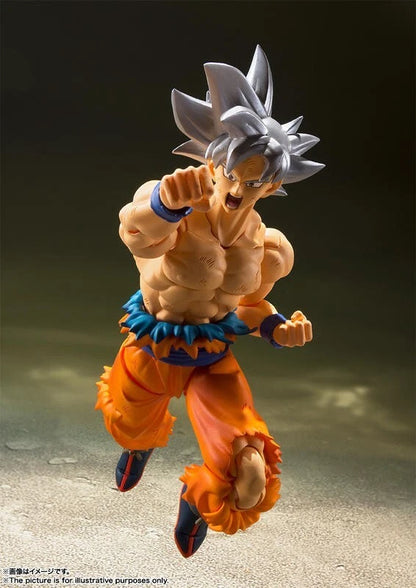 Action figure in dynamic pose on a neutral background Bandai S.H.Figuarts Dragon Ball Super: Son Goku (Ultra Instinct) Authentic Premium Action Figure