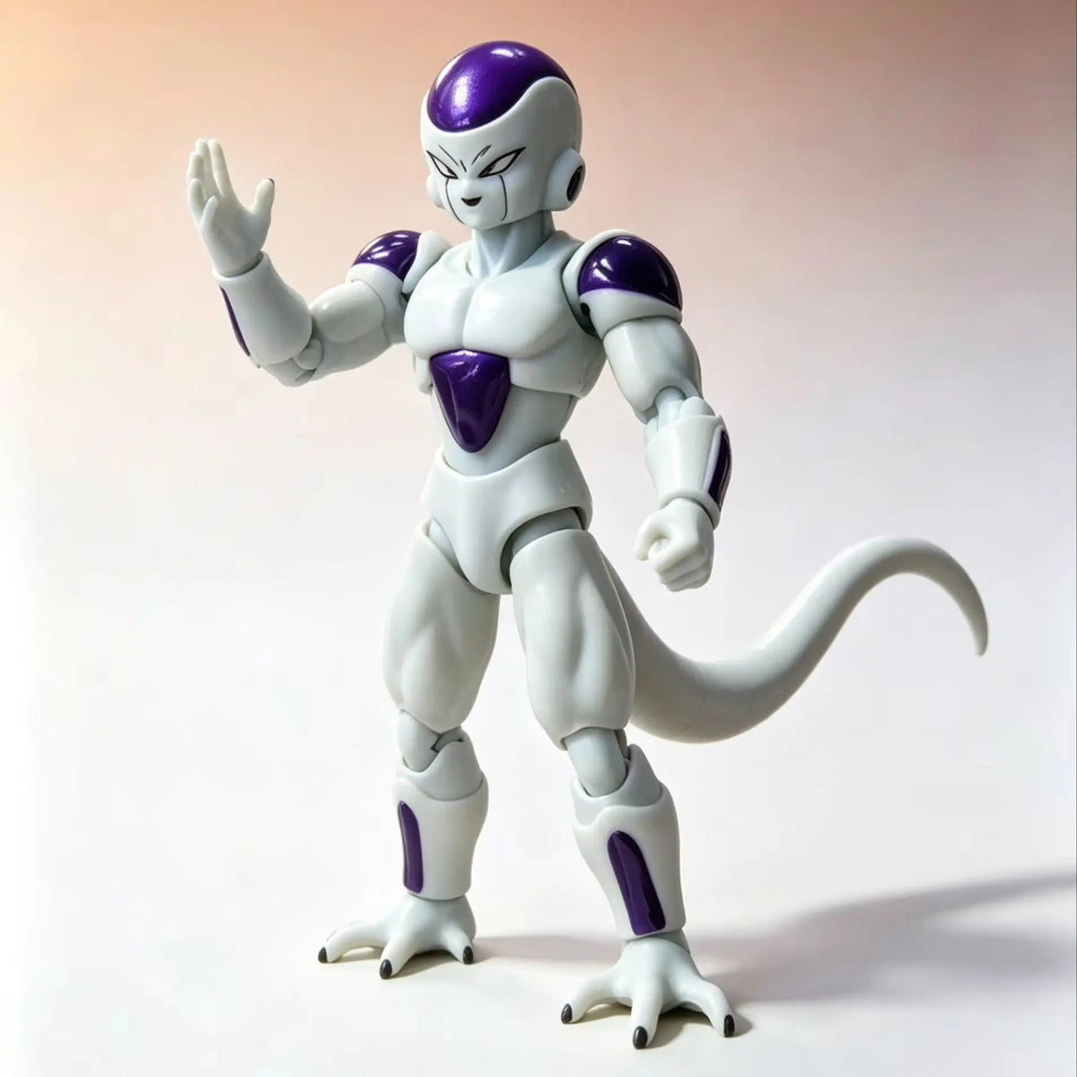 Action figure with white and purple design on a gradient background Bandai S.H.Figuarts Dragon Ball Z: Final Form Frieza Authentic 14cm Premium Action Figure