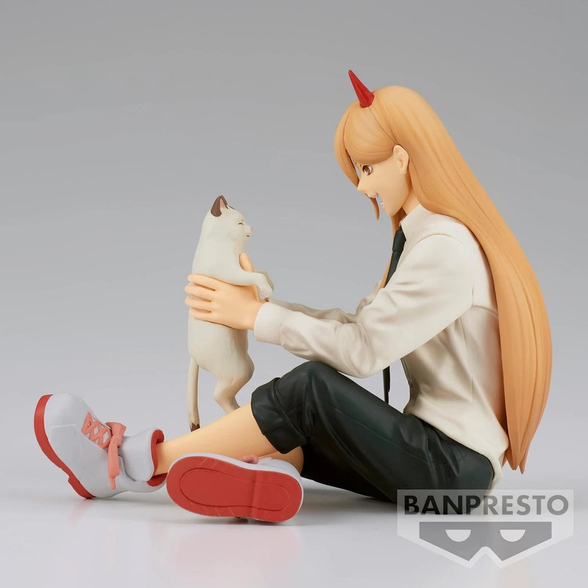 Figure of a person with long hair and red horns sitting on the ground holding a white cat, with 'BANPRESTO' branding. Chainsaw Man Power & Meowy Authentic Break Time Collection Vol.2 Fixed-Pose Collectible Figure by Bandai Banpresto side