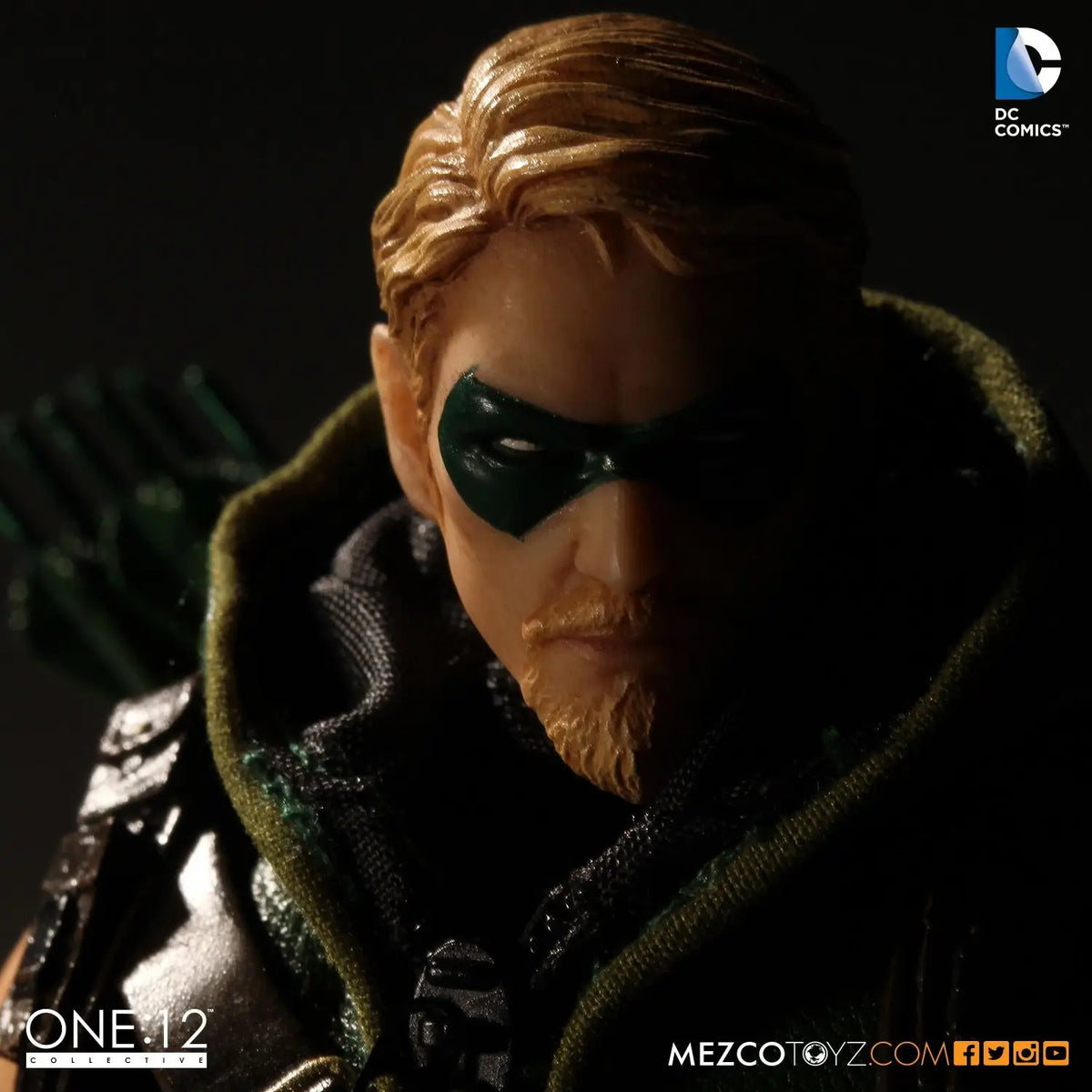 Action figure of a character from DC Comics with a dark background DC Comics Green Arrow (Classic Version) One:12 Collective 1/12 Scale Premium Figure by Mezco Toyz