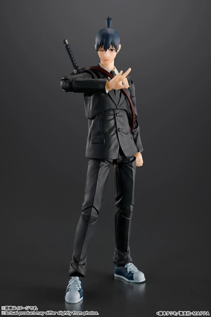Action figure in a black suit with a katana on a dark background S.H.Figuarts Chainsaw Man Aki Hayakawa Authentic Action Figure – 6.1-Inch Public Safety Devil Hunter Fully Articulated Premium Action Figure