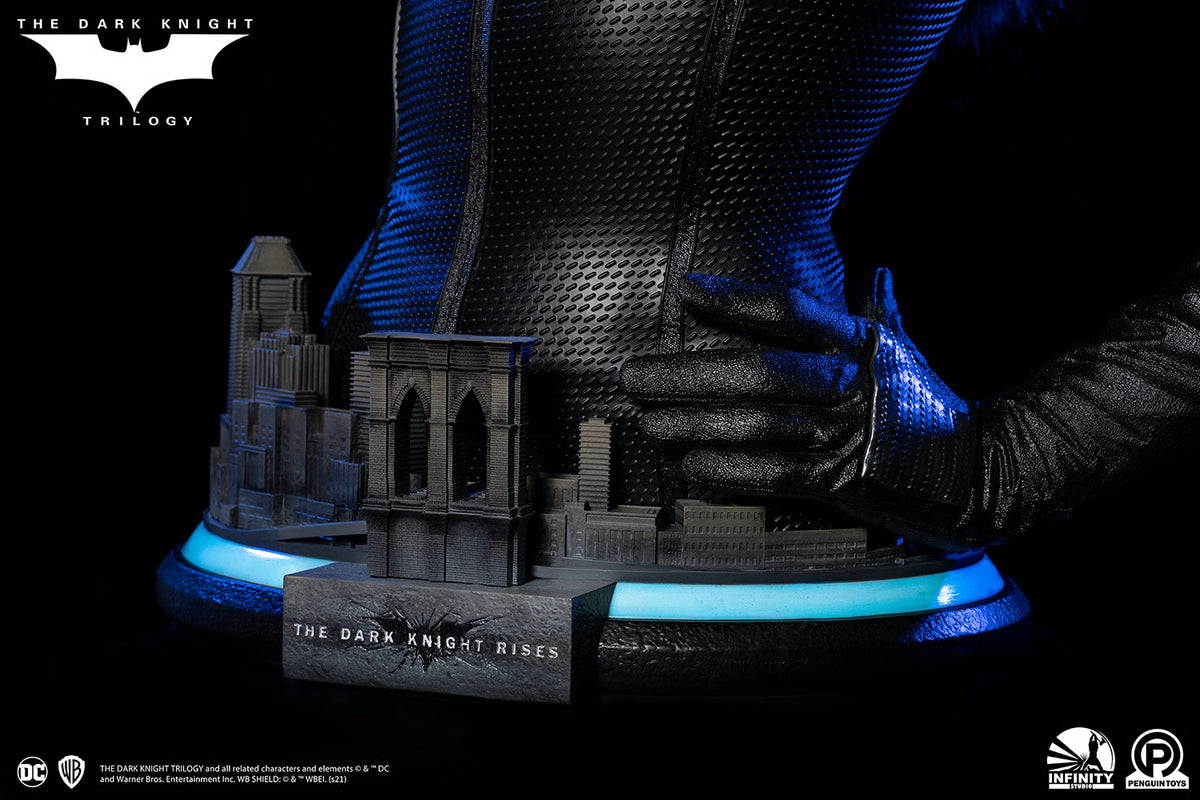 Statue of a character from 'The Dark Knight' series with a dark background The Dark Knight Rises Catwoman (Selina Kyle) 1:1 Scale Life-Size Masterpiece Bust by Infinity Studio x Penguin Toys