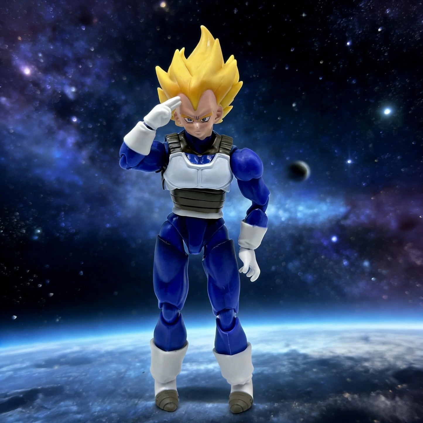 Bandai S.H.Figuarts Dragon Ball Z: Super Saiyan Vegeta Authentic Premium Action Figure