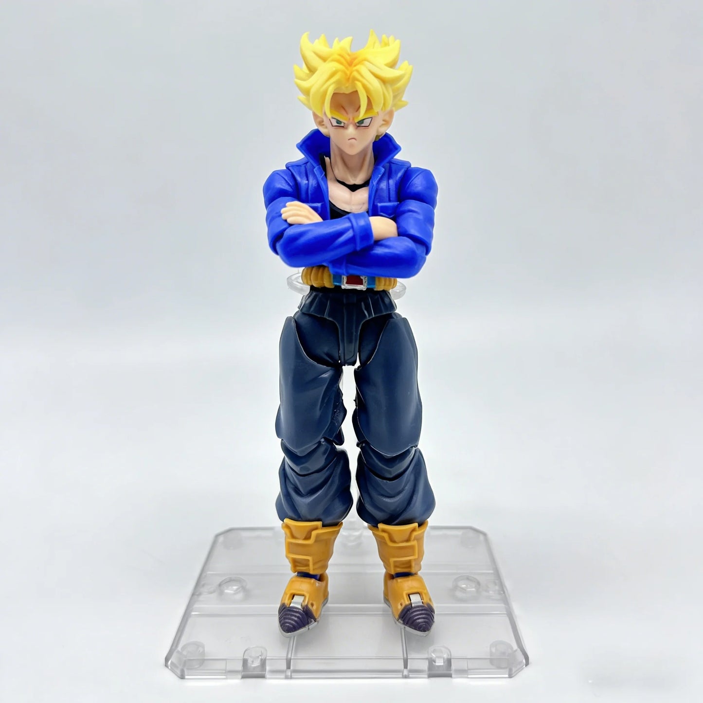 Bandai S.H.Figuarts Dragon Ball Z: Super Saiyan Trunks Authentic Premium Action Figure